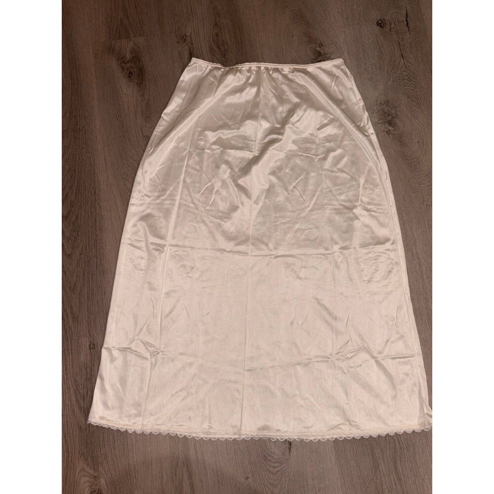 Vintage Warner Slip Size L White Lace Trim Nylon Embroidered Lingerie 31"